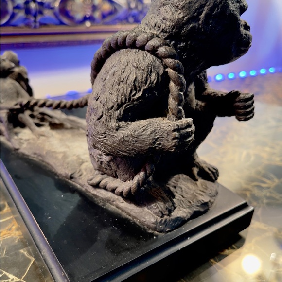 Gorilla pulling baby gorillas Card Holder - Picture 5 of 7